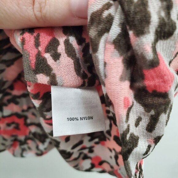 Halogen Women's Nylon Pink Brown Camo Print Bubble Hem Ruffle Neck Top Size L - Picture 4 of 5